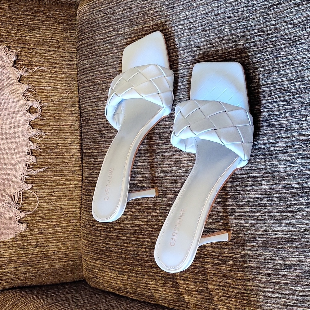 Carcuume Women's Square Toe Two Strap Open Block Heels Sandals Slip On. Size 11